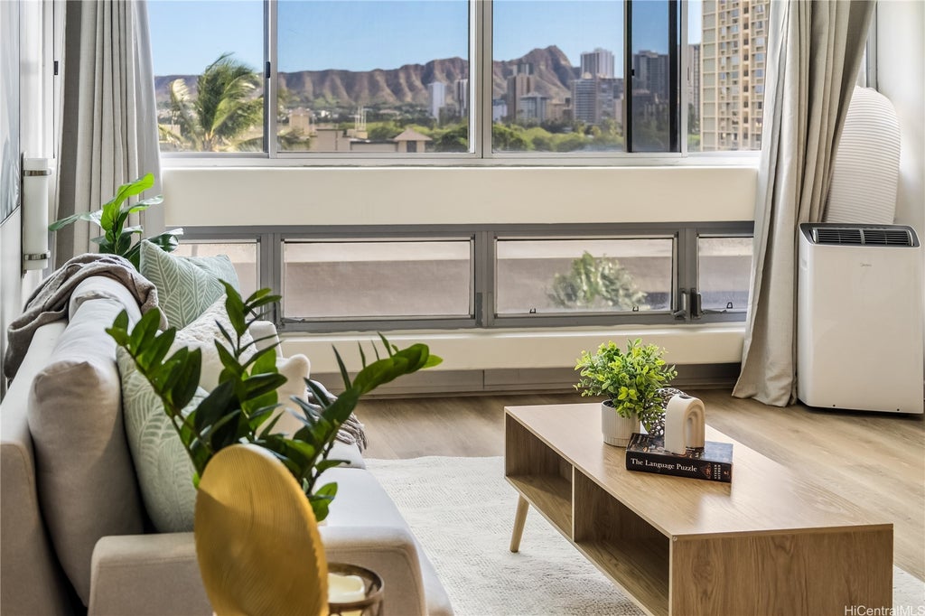 (unit #736) 500 University Avenue, Honolulu