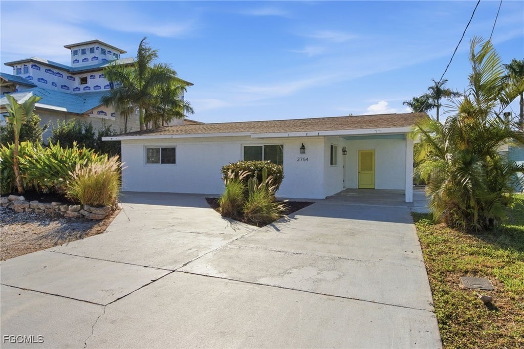 2754 Shoreview Dr, Naples