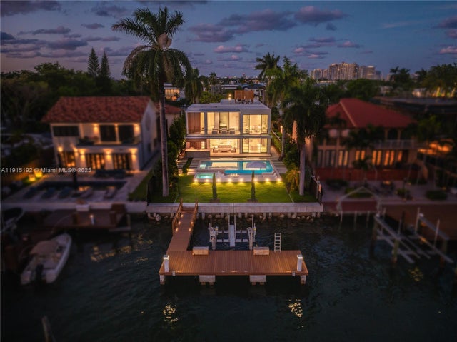 94 S Hibiscus Dr, Miami Beach