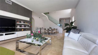 Photo of Listing #A11916166