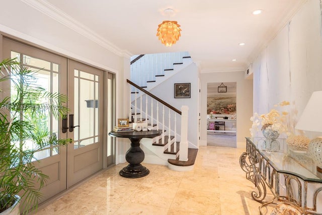 4 of 27 - 9400 E Broadview Dr, Bay Harbor Islands, FL