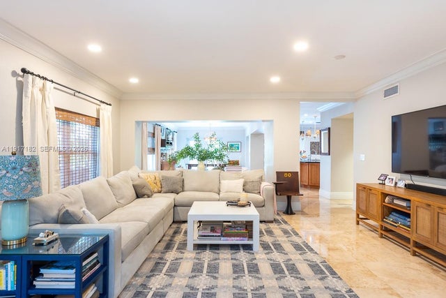 5 of 27 - 9400 E Broadview Dr, Bay Harbor Islands, FL