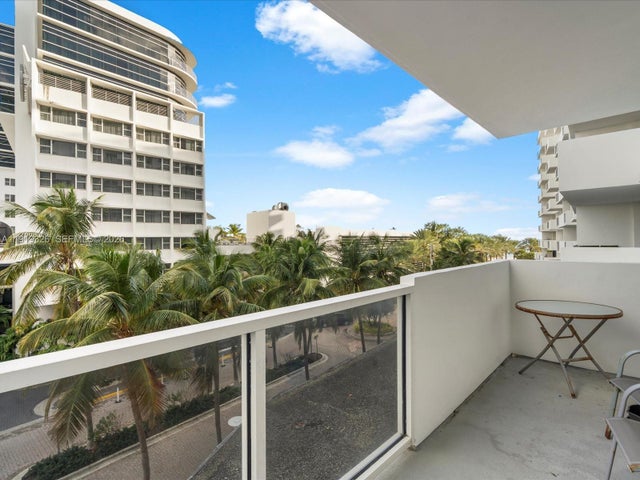 100 Lincoln Rd 423, Miami Beach