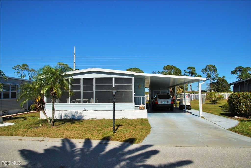 7 Nicklaus Blvd, NORTH FORT MYERS