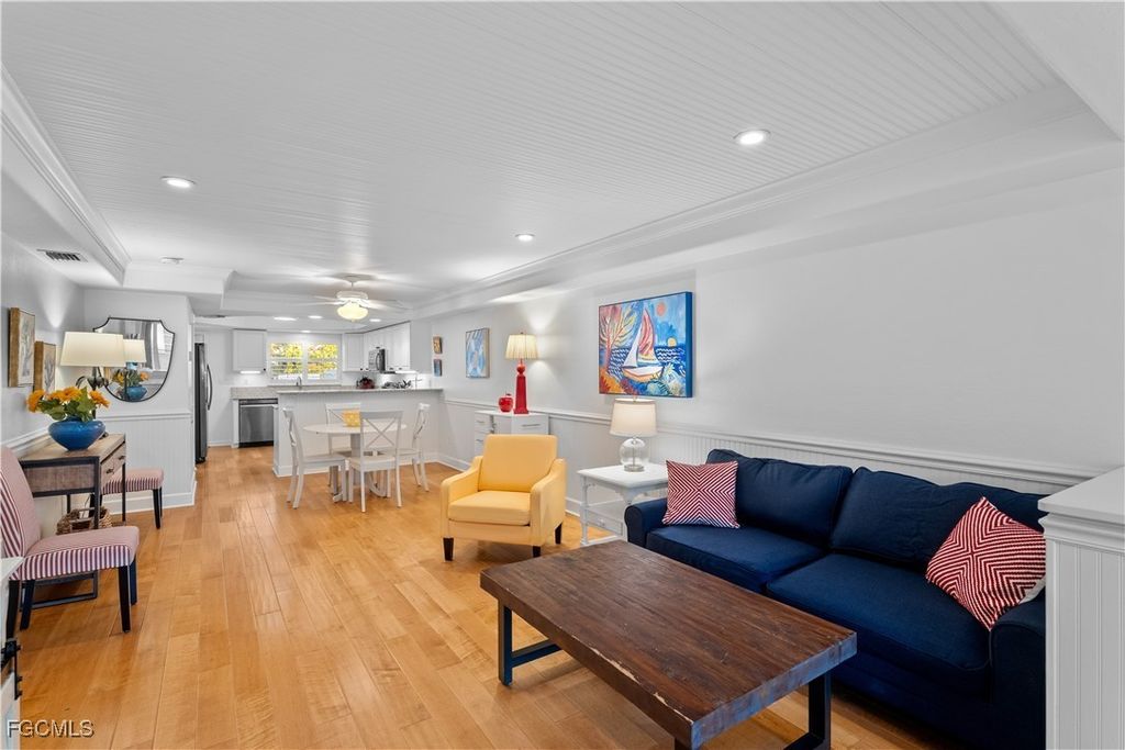 320 14th Ave S 320c, Naples