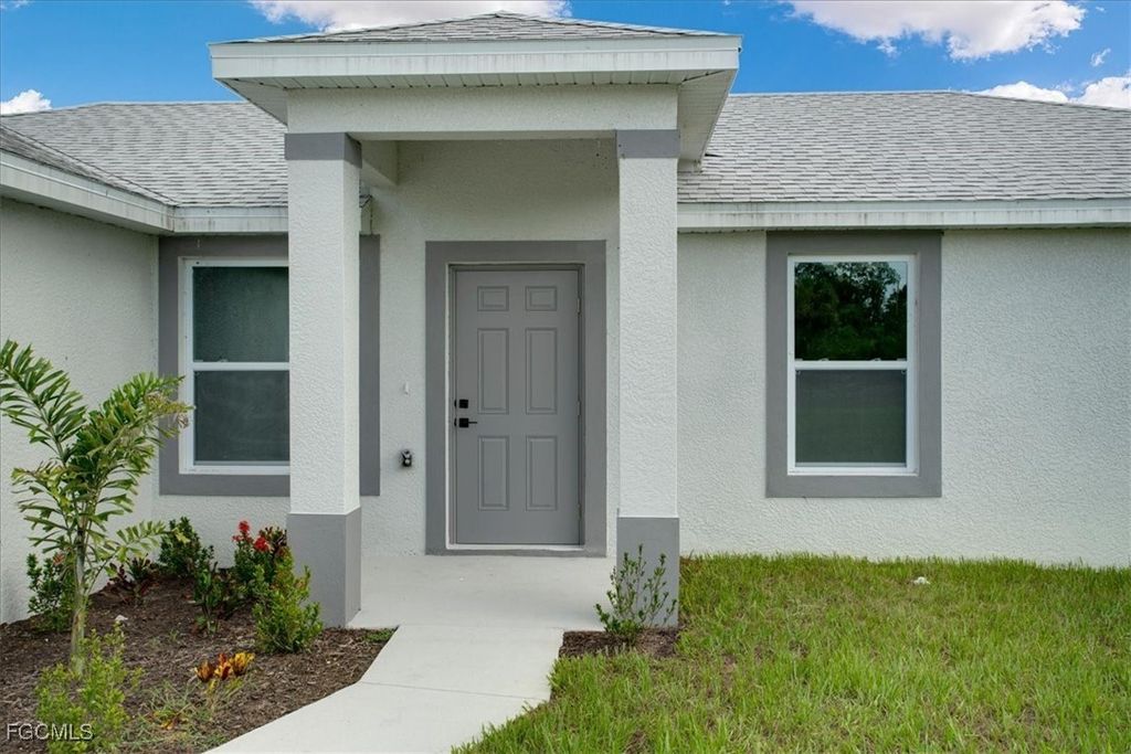3010 67th St W, LEHIGH ACRES