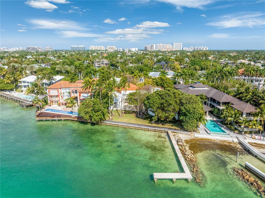5 Harbor Pt, Key Biscayne
