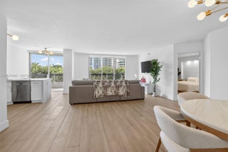 Photo of Listing #A11920992