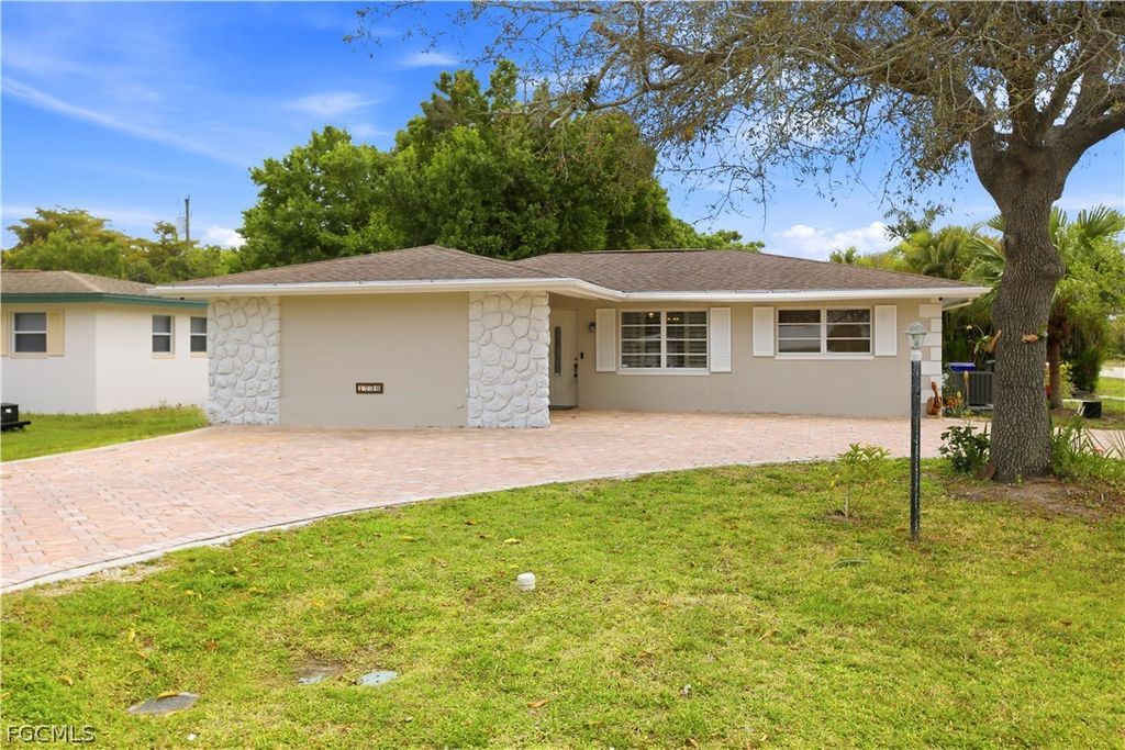 1736 Bonnie Ct, FORT MYERS