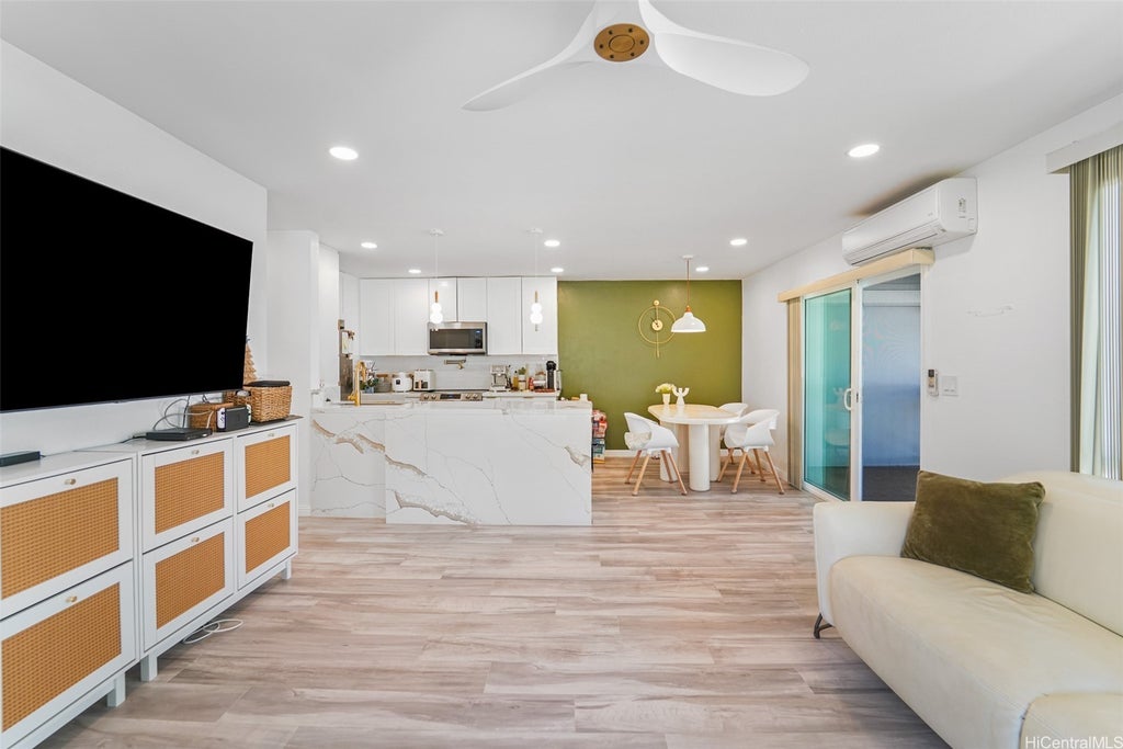 (unit #m204) 94-828 Lumiauau Street, Waipahu