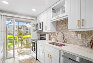 Photo of Listing #A11921600