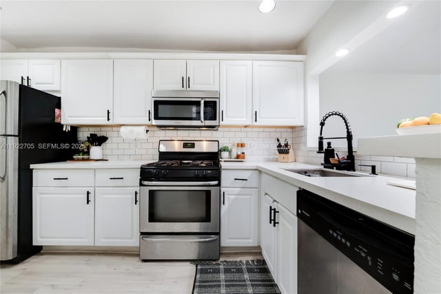 5 of 19 - 8650 Sw 67th Ave 1042, Pinecrest, FL