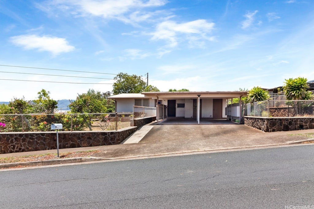 286 Hoomalu Street, Pearl City