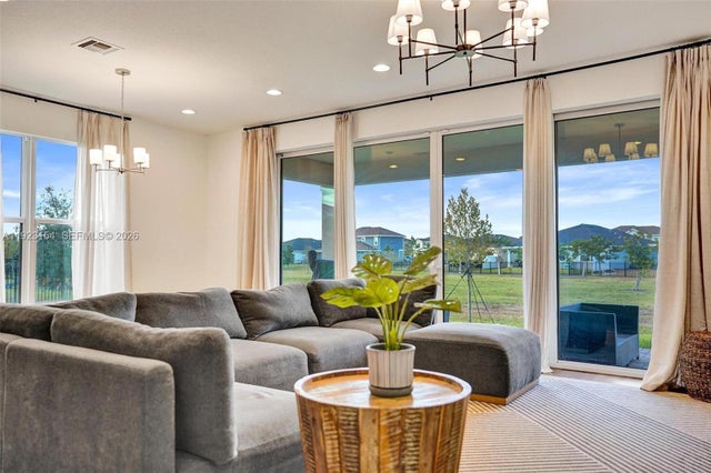 Photo of Listing #A11923154