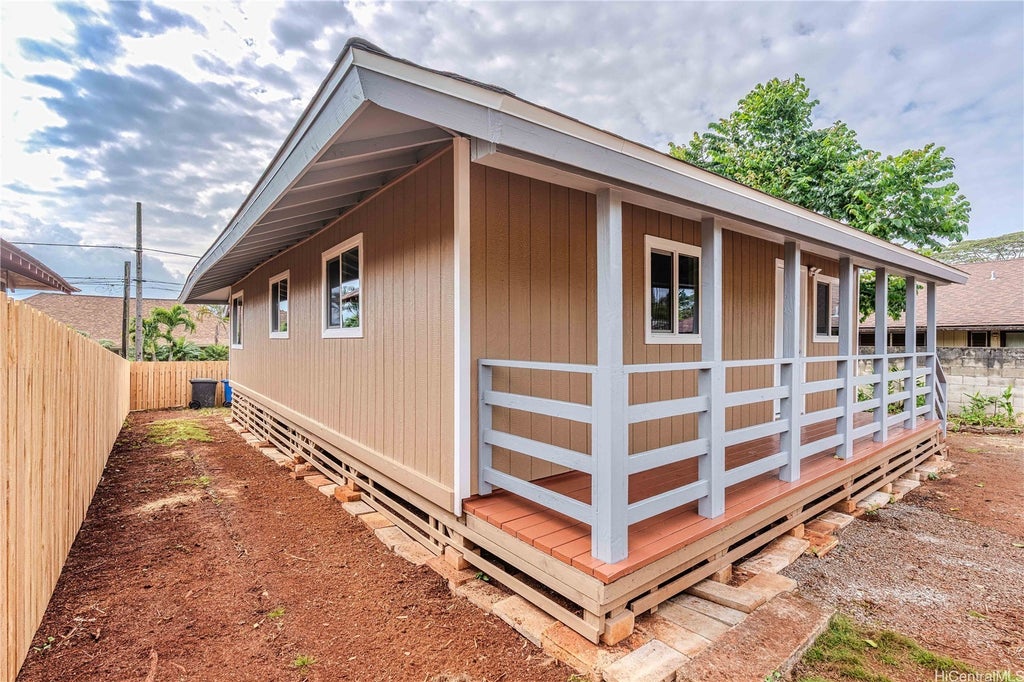 224 Crest Avenue, Wahiawa