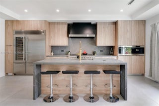 Photo of Listing #A11923164