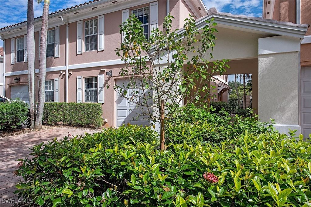 5697 Cv Cir 42, Naples
