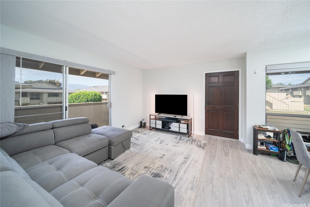 (unit #p8) 94-1159 Mopua Loop, Waipahu