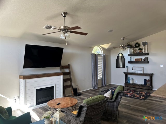 9203 Lake Pointe Drive, Temple