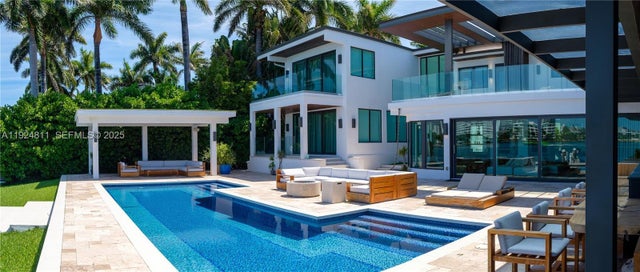 327 E Rivo Alto Dr, Miami Beach