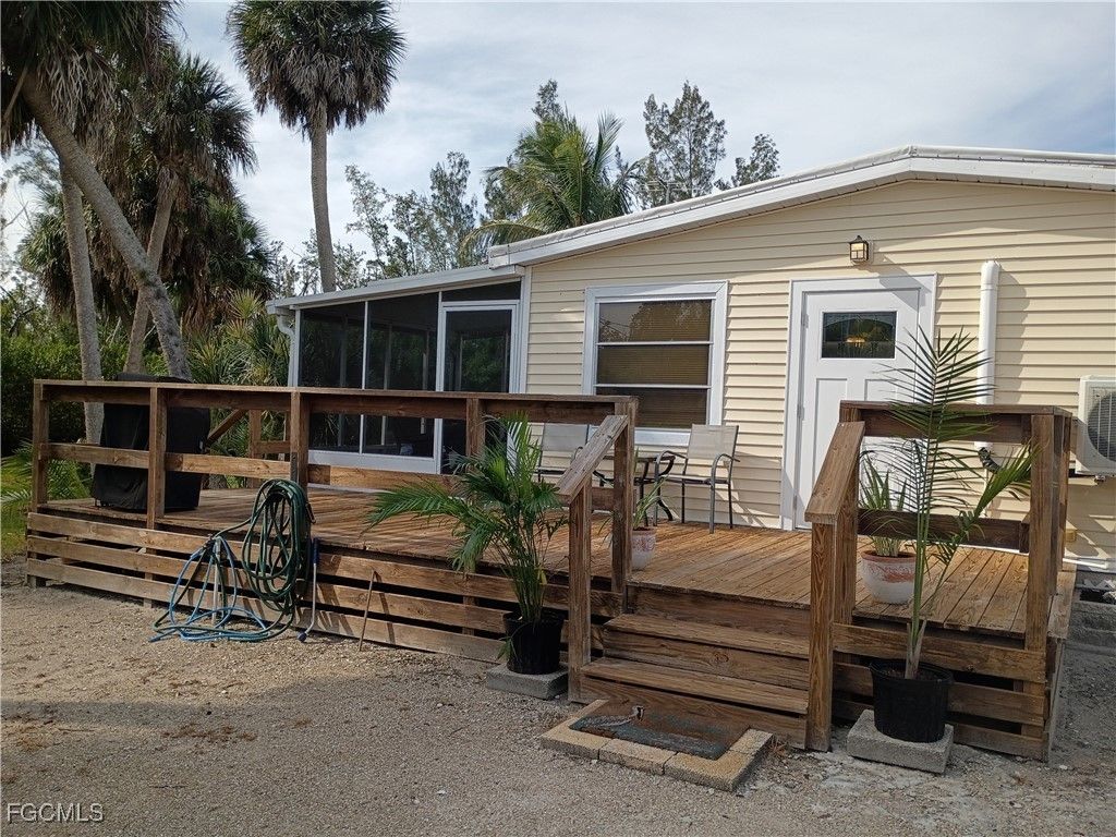 7867 Raymary St, BOKEELIA