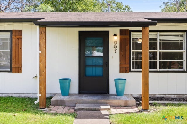 907 Apple Street, Fredericksburg