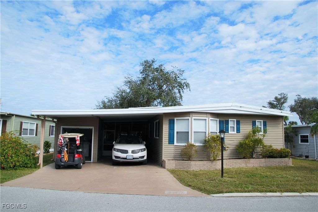 342 Nicklaus Blvd, NORTH FORT MYERS
