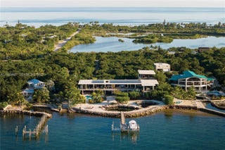 Photo of Listing #A11925907