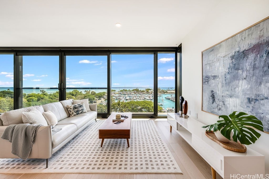 Photo of Listing #202527631