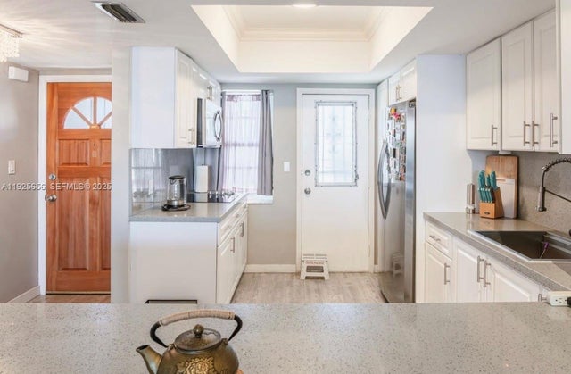 18555 Ne 14th Ave 619, Miami