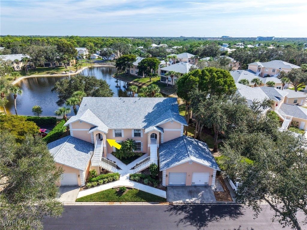 440 Wiggins Lake Ct 201, Naples