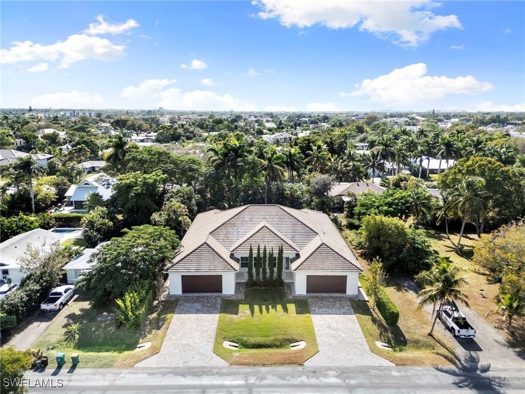 1086 Michigan Ave, Naples