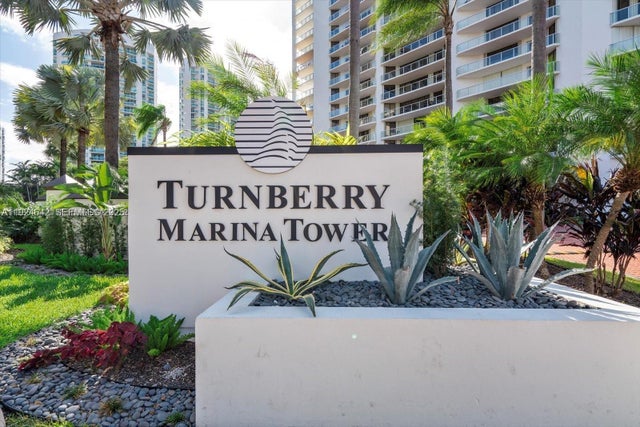 19500 Turnberry Way 20d, Aventura