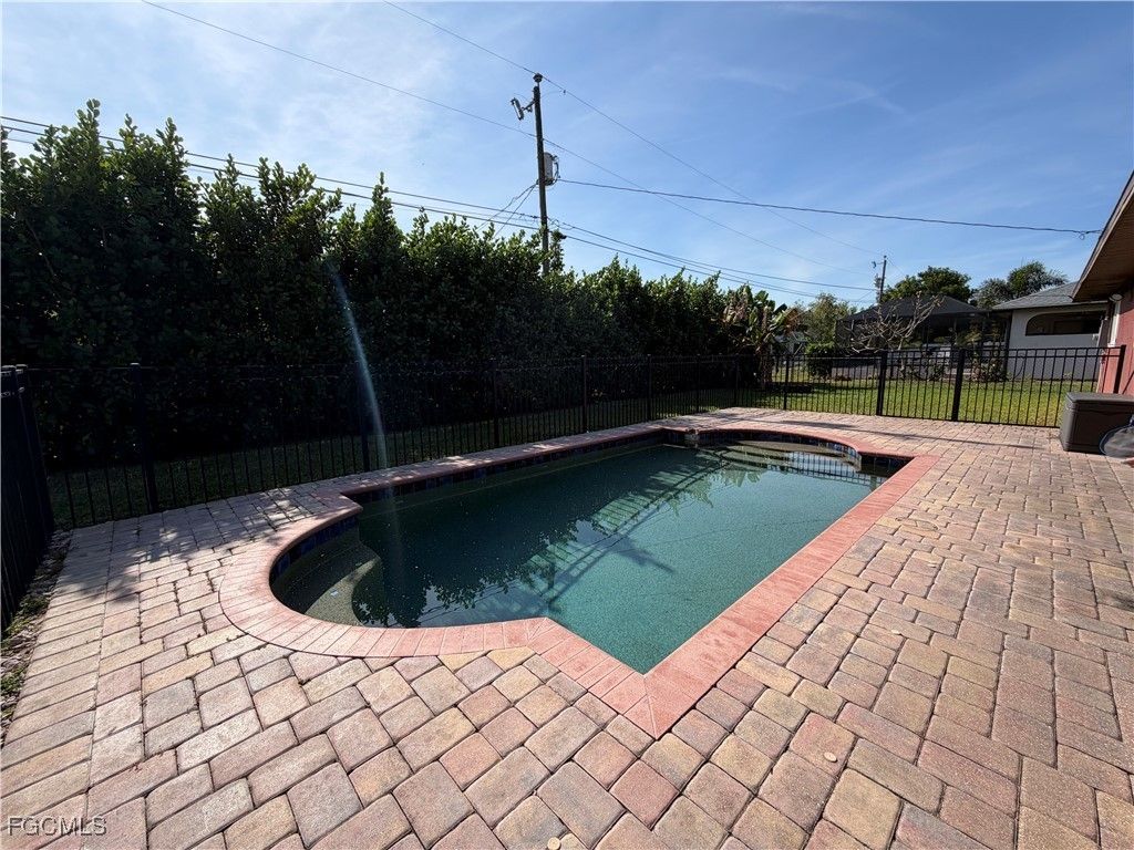 1410 Se 1st Ter, Cape Coral