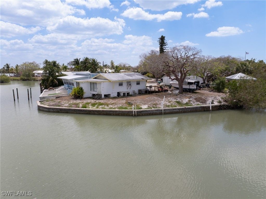 315 Pettit Dr, Naples