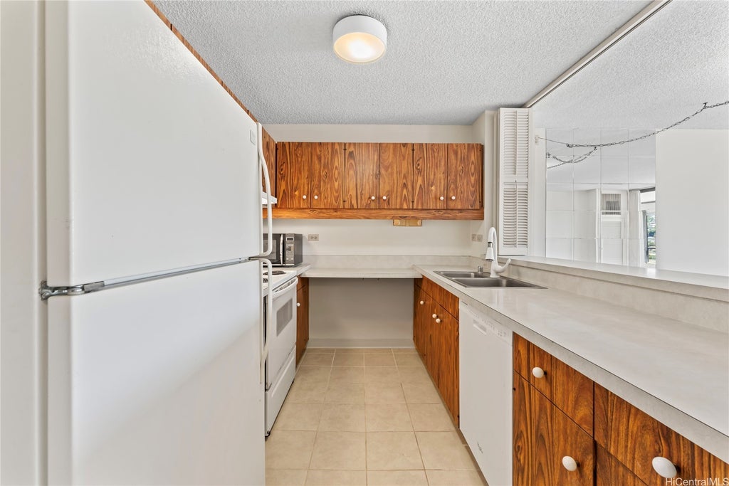 (unit #2212) 1717 Mott Smith Drive, Honolulu