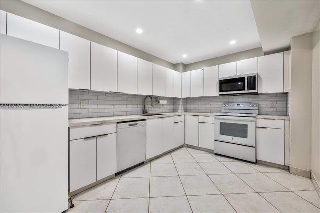 4 of 20 - 5825 Collins Ave 6e, Miami Beach, FL