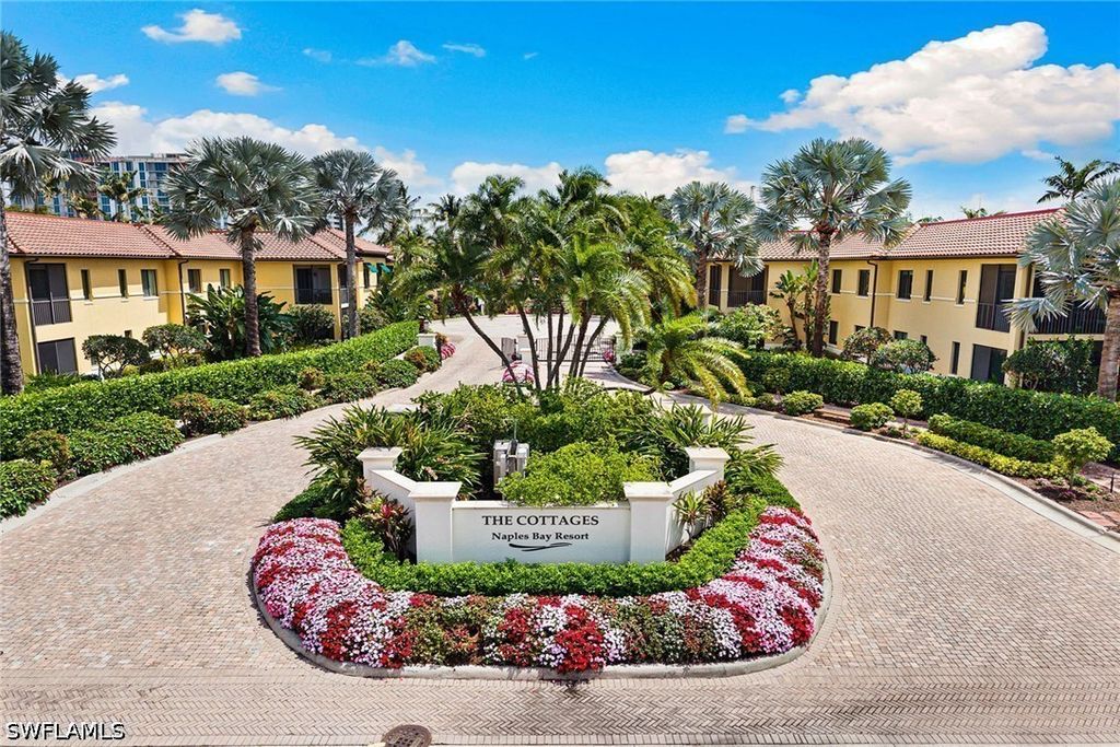 1015 Sandpiper St D105, Naples