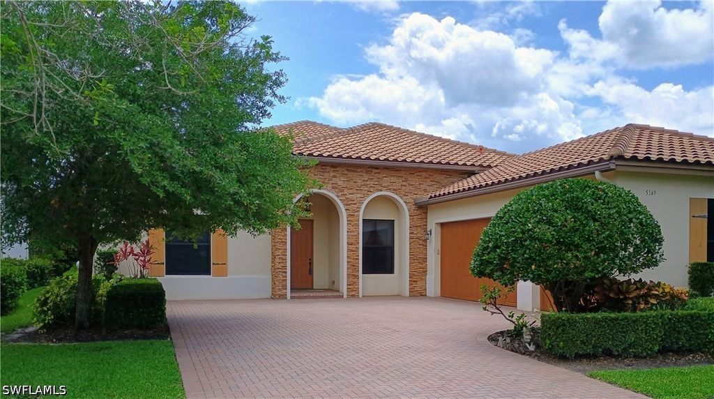 5149 Roma St, Ave Maria