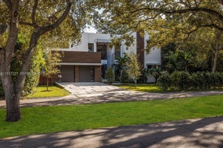 Photo of Listing #A11927227