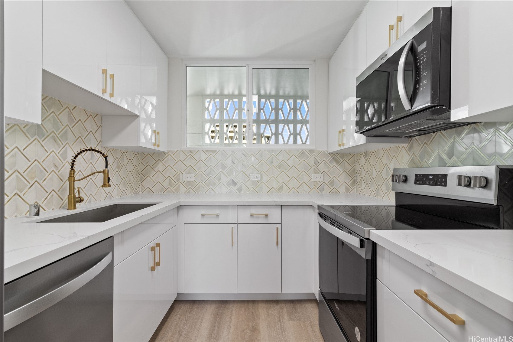 Photo of Listing #202527762