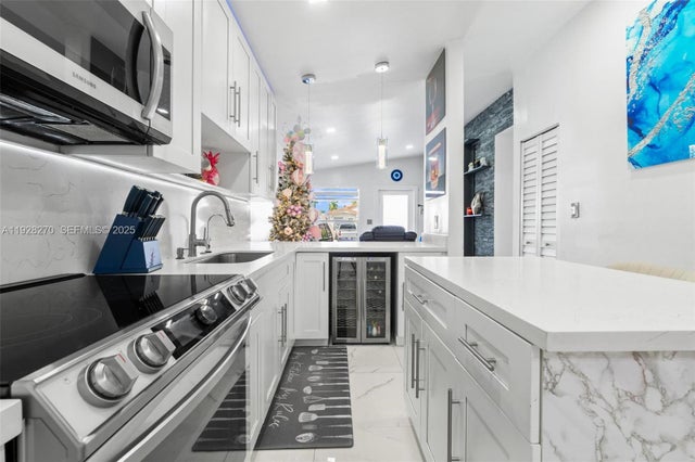 4 of 43 - 8822 Nw 112th Ter, Hialeah Gardens, FL