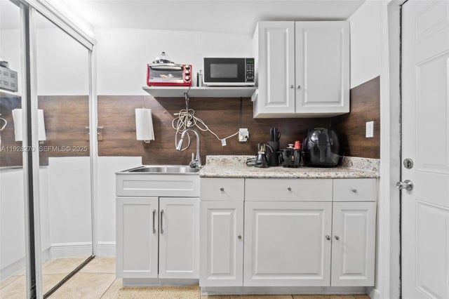 5 of 43 - 8822 Nw 112th Ter, Hialeah Gardens, FL