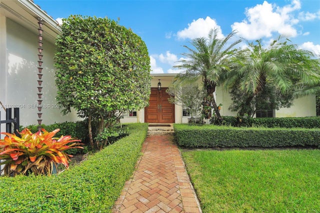 5 of 18 - 10121 E Broadview Dr, Bay Harbor Islands, FL