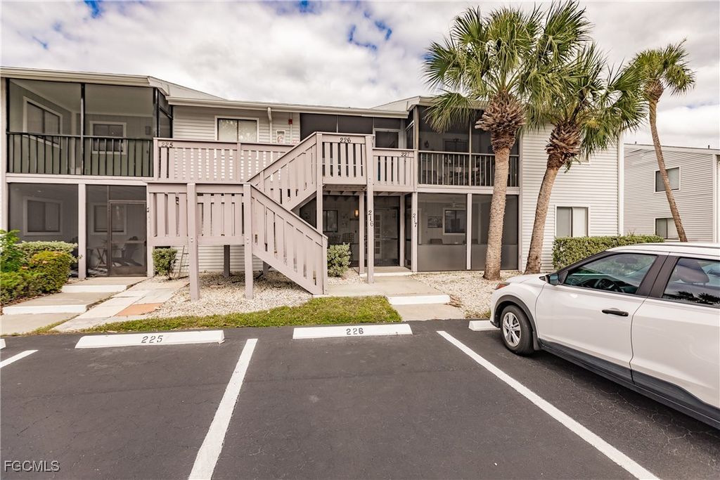 1055 Palm Ave 216, NORTH FORT MYERS