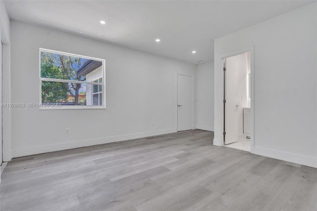 5 of 27 - 1041 Ne 169th St, Miami, FL