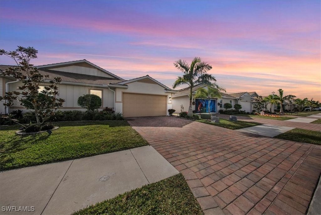 1074 Enbrook Loop, NAPLES