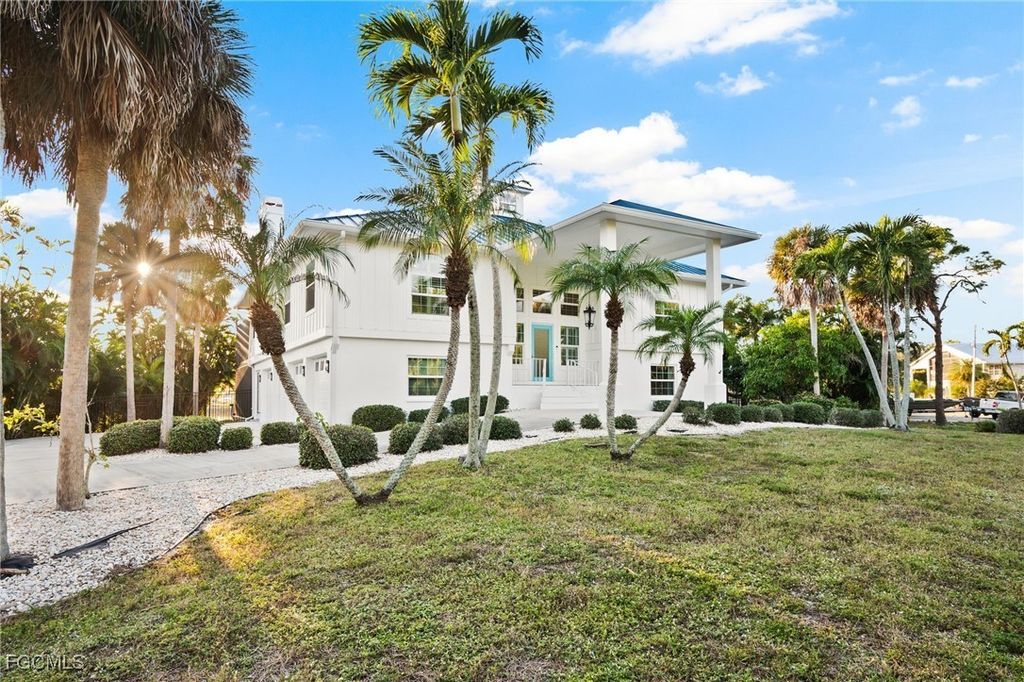 7507 Grande Pine Rd, BOKEELIA
