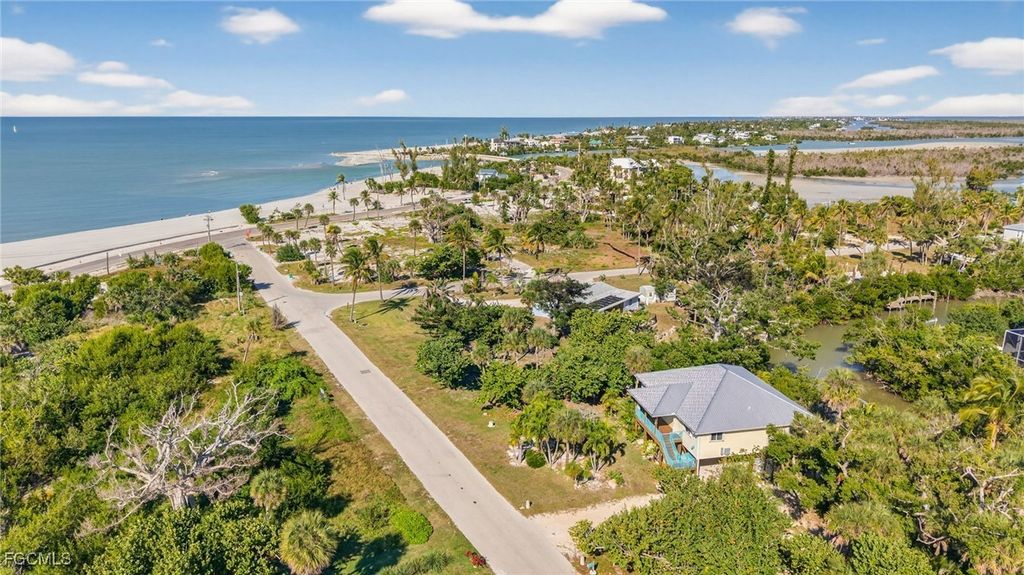 6476 Pine Ave, Sanibel