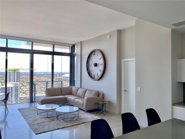 68 Se 6th St 4008, Miami